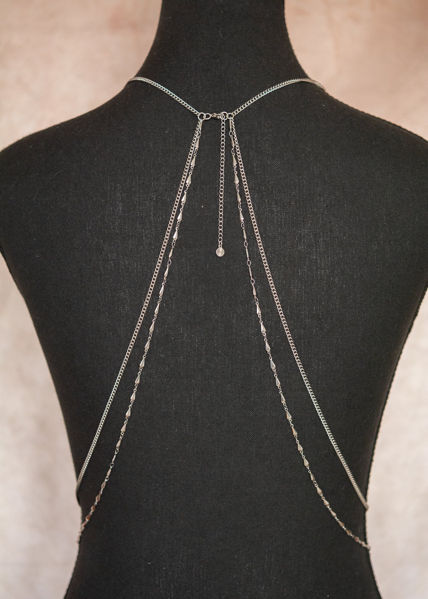 Chaîne de corps en acier inoxydable et pierre de lapis lazuli, style bohème, hippie chic.