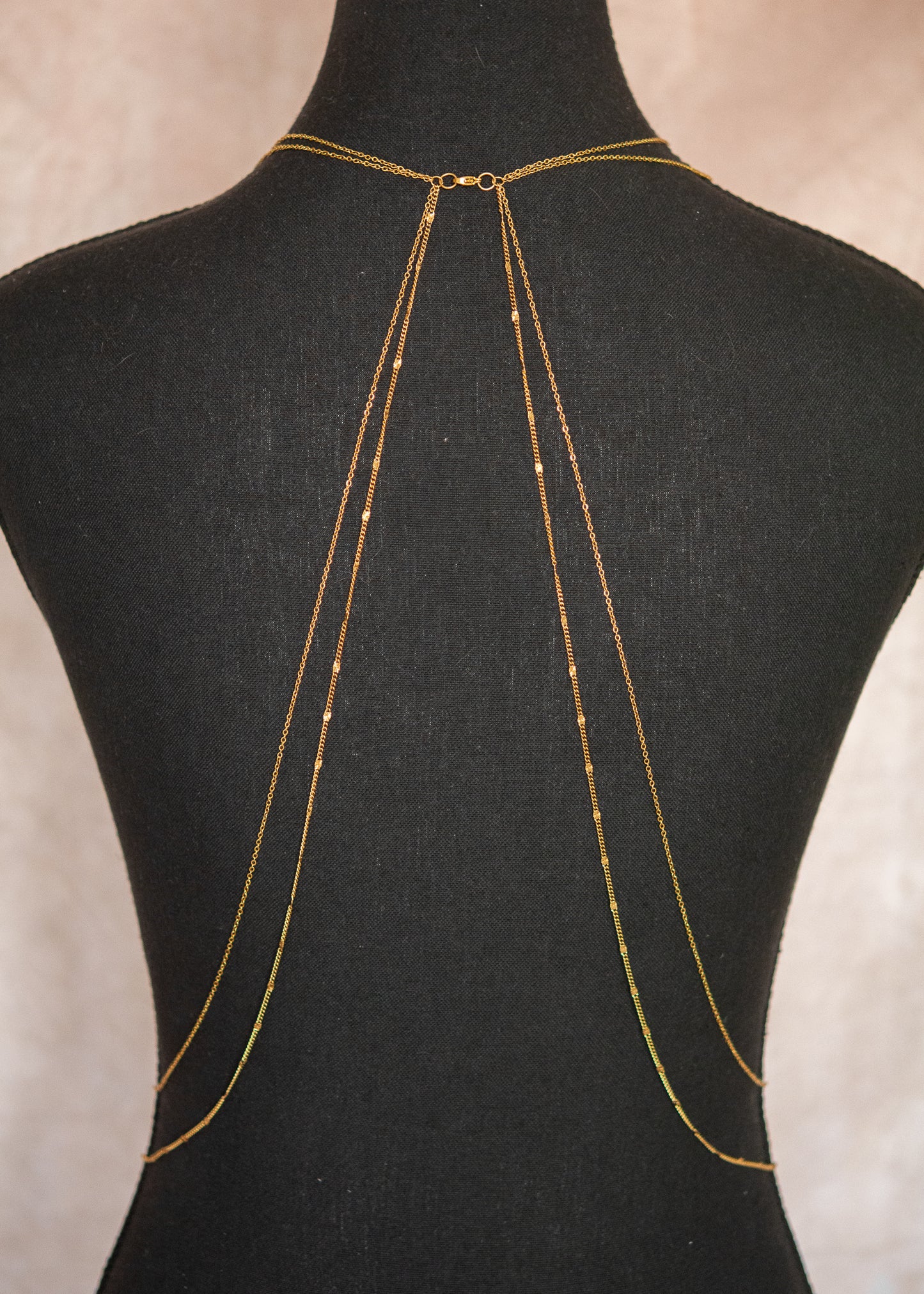 Chaîne de corps en acier inoxydable doré et pierres de turquoise, look bohème hippie chic, pour look estival, festival, etc.