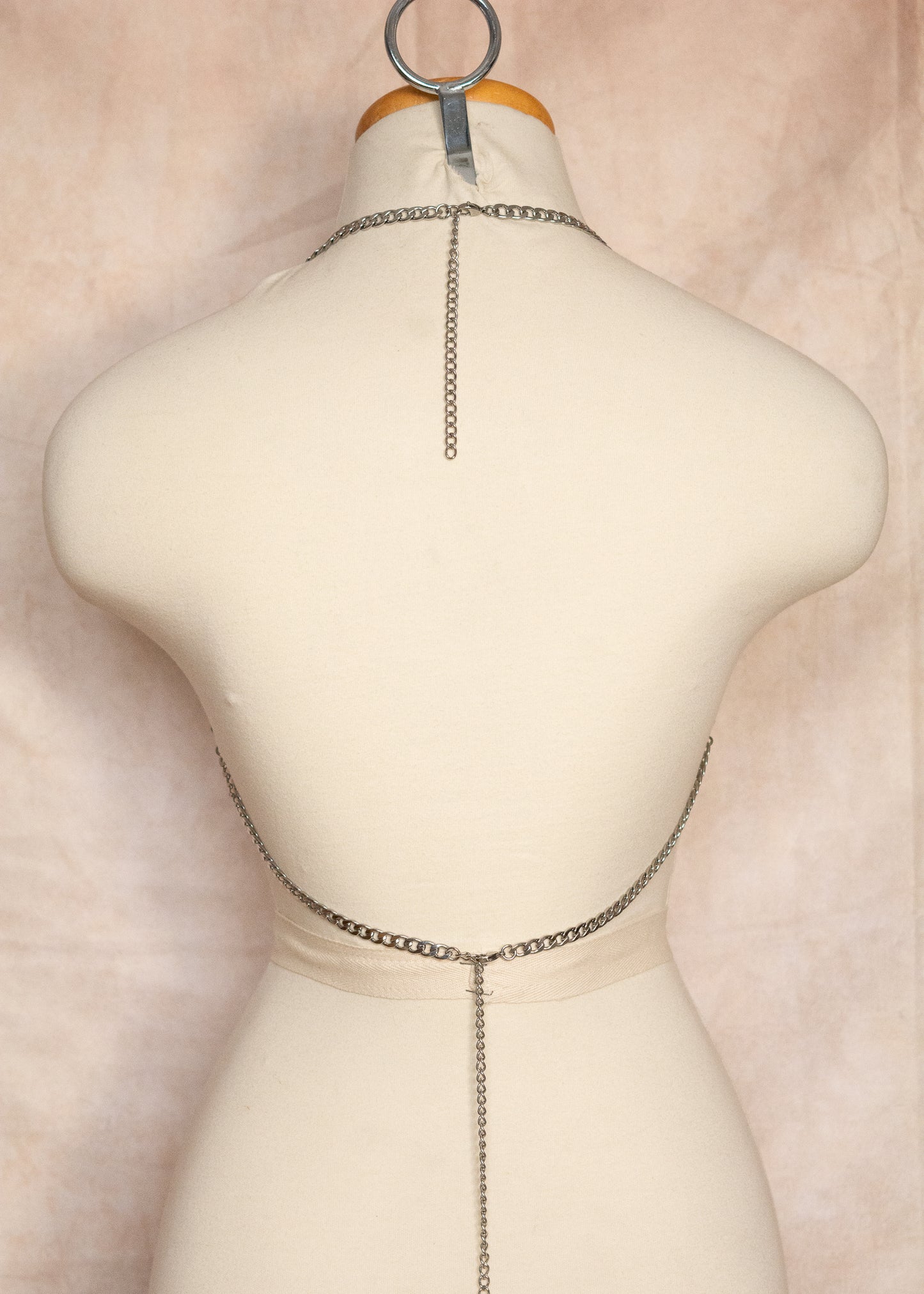 Brassière en maille de disques miroir et chaînes en acier inoxydable. Style armure, festival, scène, costume. Fait main à Montréal. Pièce unique.