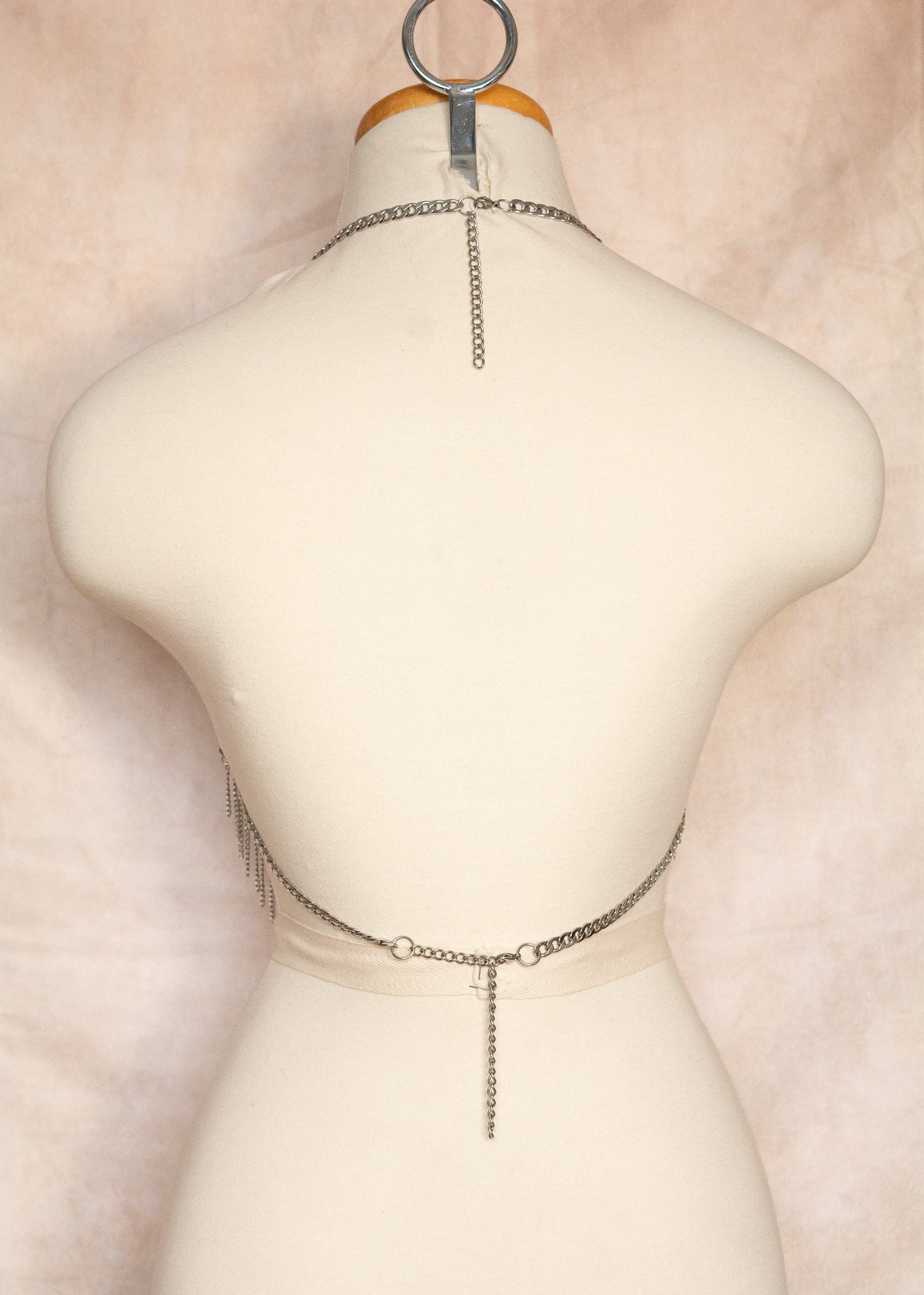 Top bikini unique en cristaux de verre et chaînes acier inoxydable. Franges, style nordique, festival, costume, petite poitrine. Fait main à Montréal.