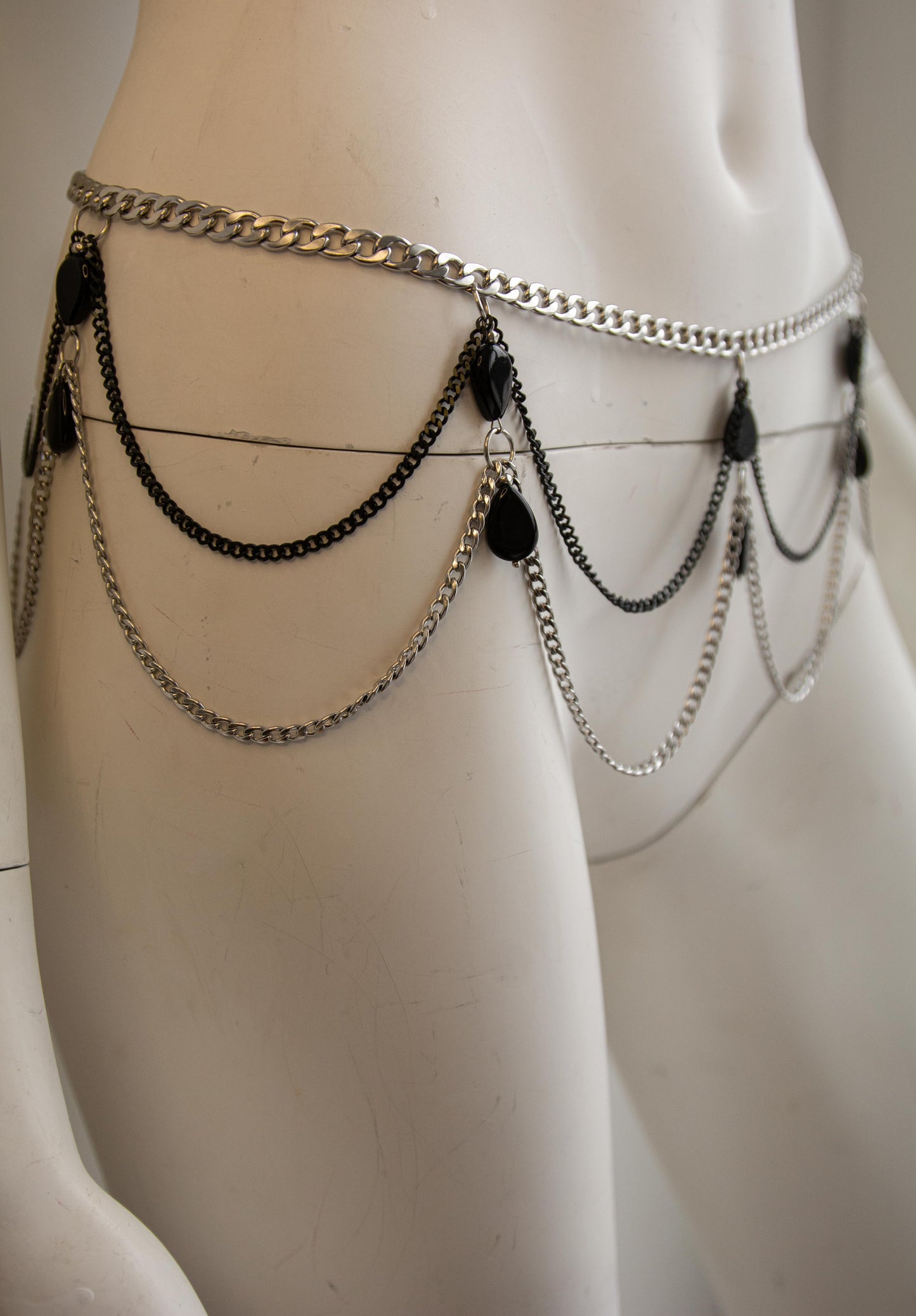 Ceinture en chaine décorative en acier inoxydable argent et noir, style bohème gothique