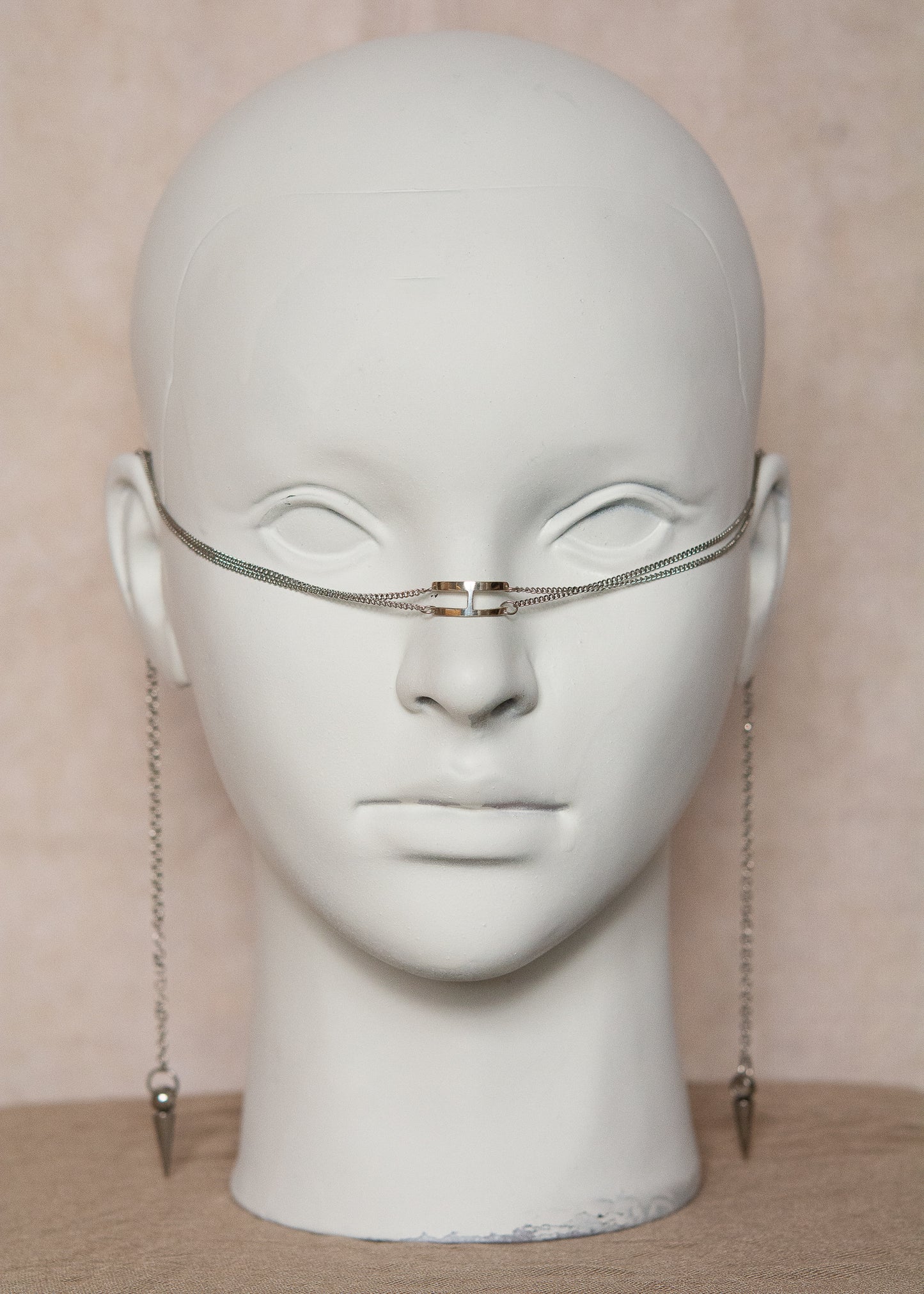 Chaîne de visage en acier inoxydable, bridge artisanal en argent sterling 925, pendentifs spike. Fait main à Montréal. Bijou facial festival, performance, photoshoot. Bijou alternatif goth.