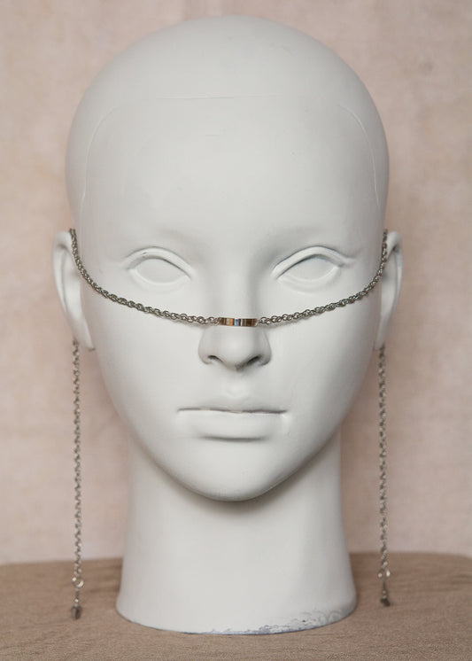 Chaîne de visage en acier inoxydable, bridge artisanal en argent sterling 925, pendentifs pique. Fait main à Montréal. Bijou facial festival, performance, photoshoot. Bijou alternatif minimaliste.