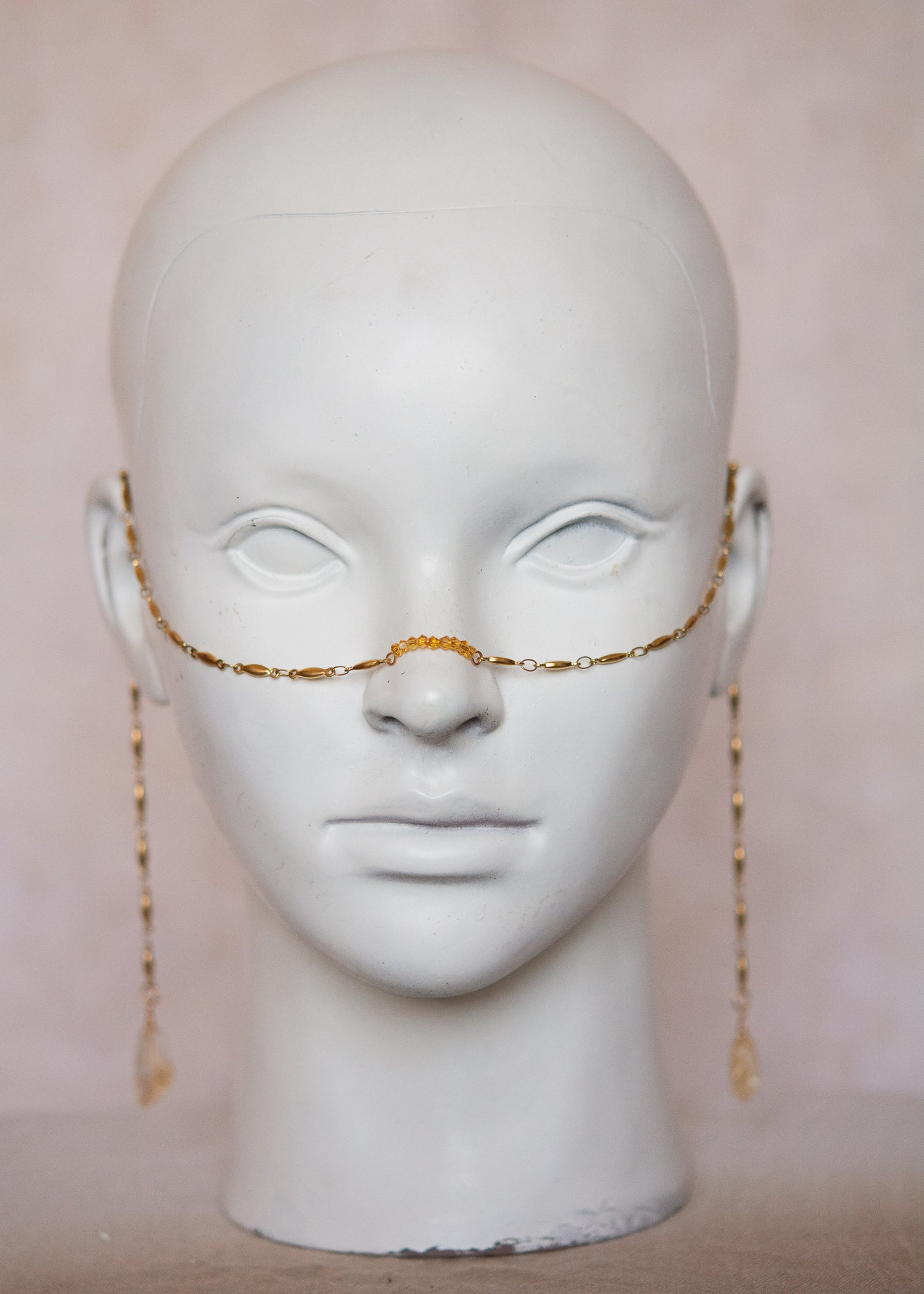 Bijou facial doré fin avec citrine. Parfait pour festival, costume solaire, rituel mystique ou photoshoot lumineux.