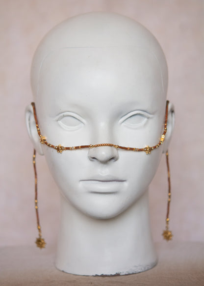 Bijou facial solaire en pierre de sable dorée, charms soleils dorés en acier inoxydable. Idéal festival, costume, photoshoot, événement...