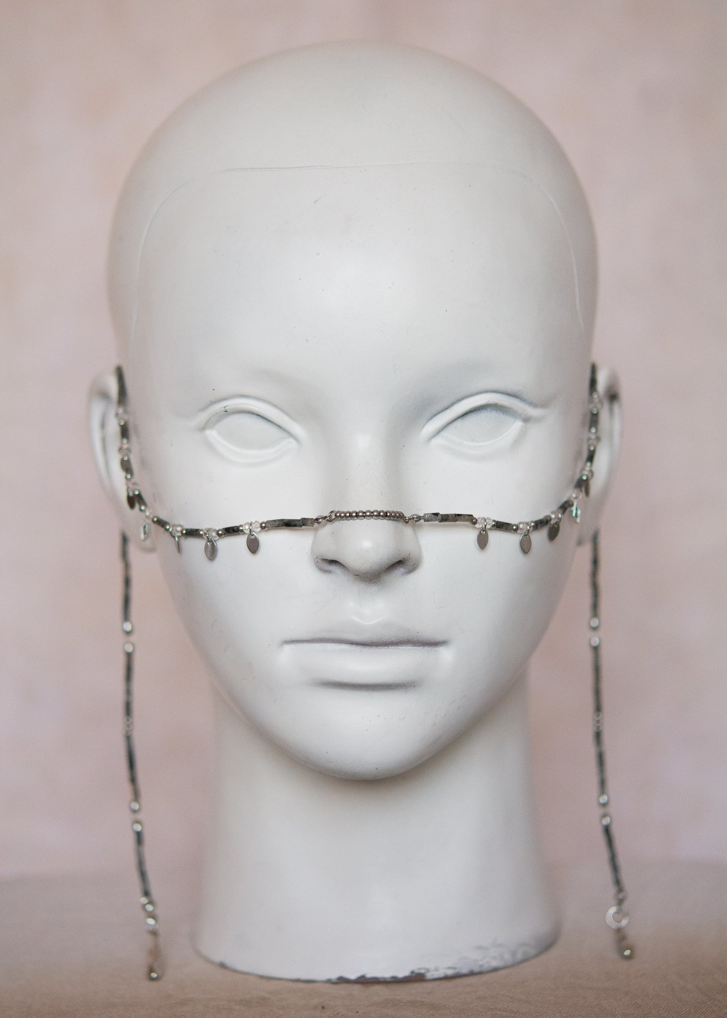 Bijou facial mystique en larvikite, breloques acier et charme en argent 925. Accessoire goth, costume, photoshoot, festival...