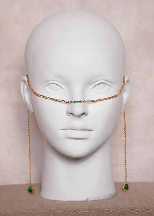 Bijou facial en acier inoxydable plaqué or avec malachite et cristaux verts. Look égyptien, solaire, festival. Fait main à Montréal.