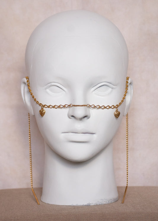 Bijou facial en acier inoxydable plaqué or avec charms cœur gravé et pendentif barre longue. Look romantique, élégant, festival. Fait main à Montréal.