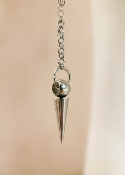 Chaîne de visage en acier inoxydable, bridge artisanal en argent sterling 925, pendentifs spike. Fait main à Montréal. Bijou facial festival, performance, photoshoot. Bijou alternatif goth.