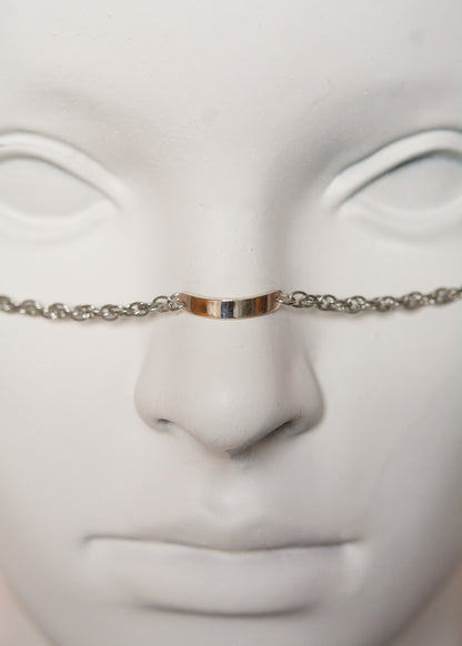 Chaîne de visage en acier inoxydable, bridge artisanal en argent sterling 925, pendentifs pique. Fait main à Montréal. Bijou facial festival, performance, photoshoot. Bijou alternatif minimaliste.