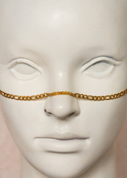 Chaîne de visage dorée en acier inoxydable avec agate orange et cristaux ambrés. Bijou unisexe solaire, chaud et structuré, énergie rayonnante.