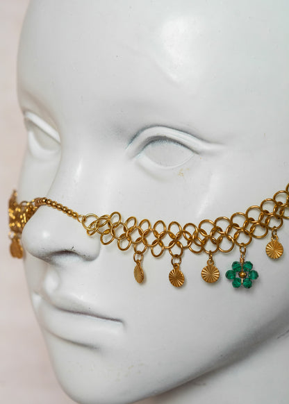 Chaîne de visage en acier inoxydable doré, fleur en perles vertes, pendentif zircon émeraude. Accessoire boho chic pour festival.