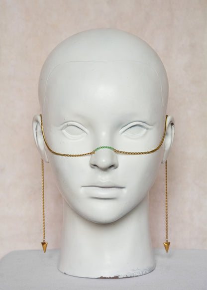 Chaîne de visage en acier inoxydable doré, cristaux vert d’eau translucides, détails géométriques. Bijou facial pour festival, costume, événement spécial.