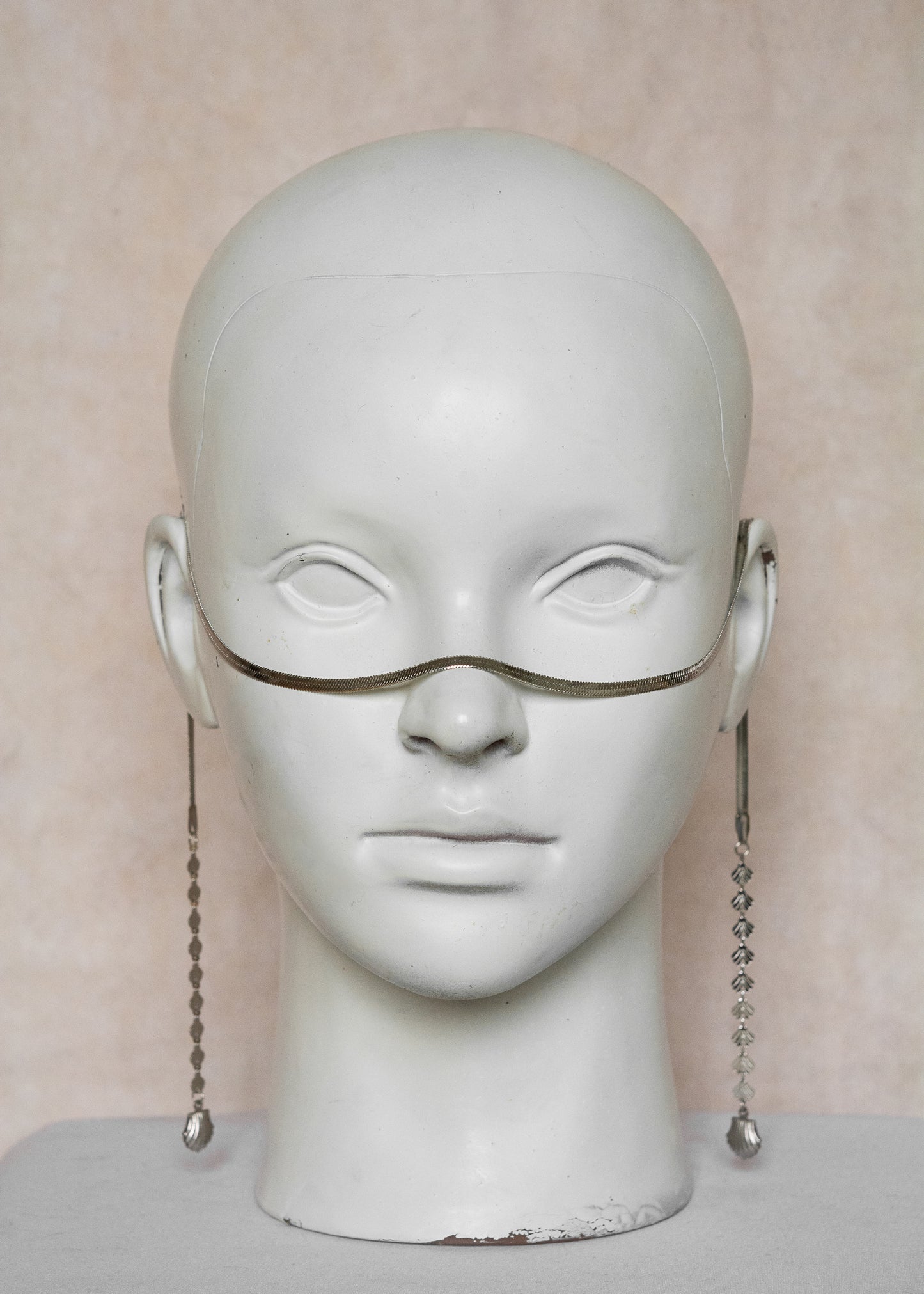 Chaîne de visage en acier inoxydable argenté, maille serpent, détails coquillage. Bijou marin boho chic, été et festival.