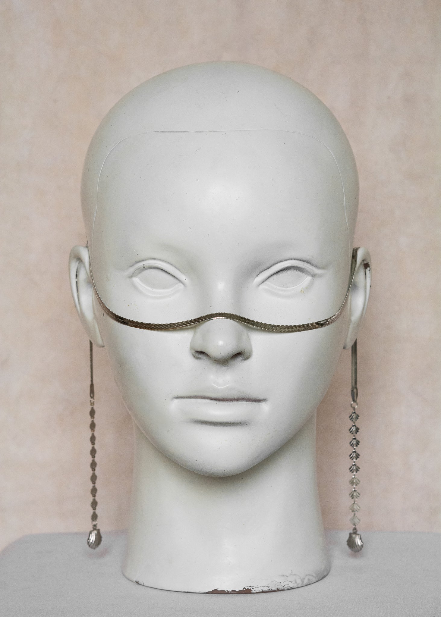 Chaîne de visage en acier inoxydable argenté, maille serpent, détails coquillage. Bijou marin boho chic, été et festival.
