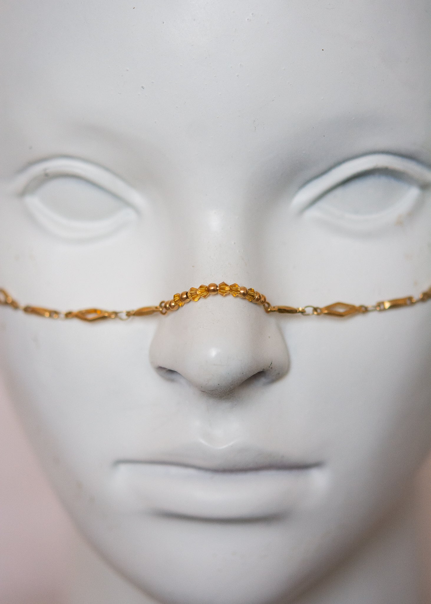 Chaîne de visage mystique en acier doré, géométrie losange et jaspe paysage. Bijou facial pour festival, costume, photoshoot...