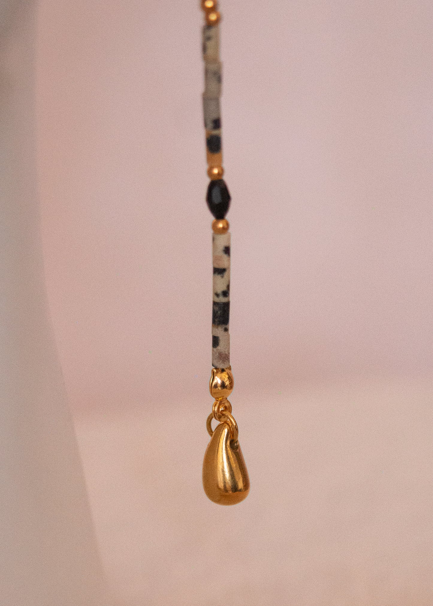 Bijou de visage en jaspe dalmatien, étoile dorée et gouttes acier. Accessoire mystique, costume, photoshoot, look bohème, festival...