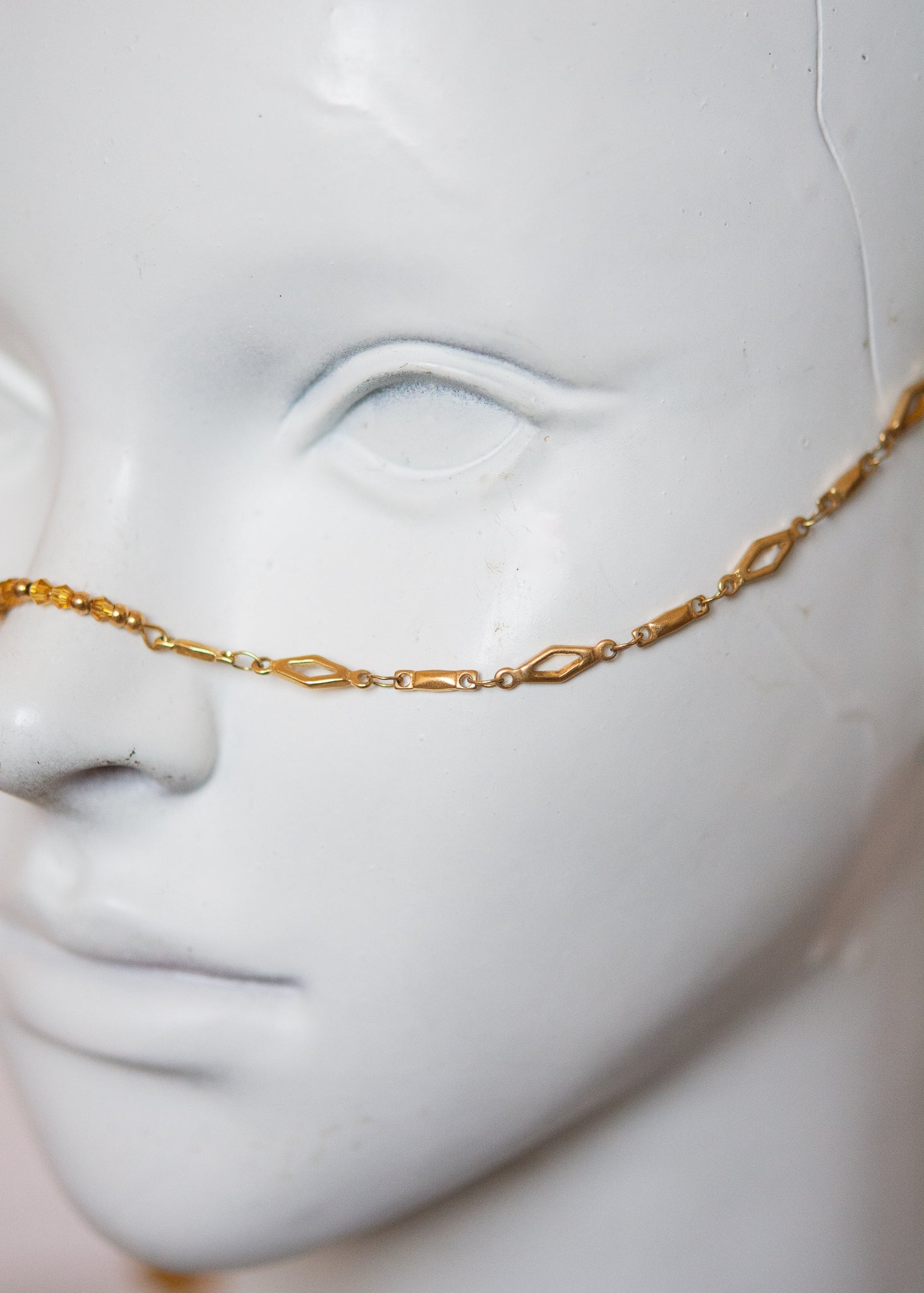 Chaîne de visage mystique en acier doré, géométrie losange et jaspe paysage. Bijou facial pour festival, costume, photoshoot...