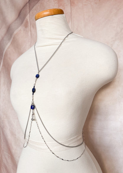 Chaîne de corps en acier inoxydable avec lapis lazuli, bijou bohème, céleste, festival, minimaliste, inspiration antique.