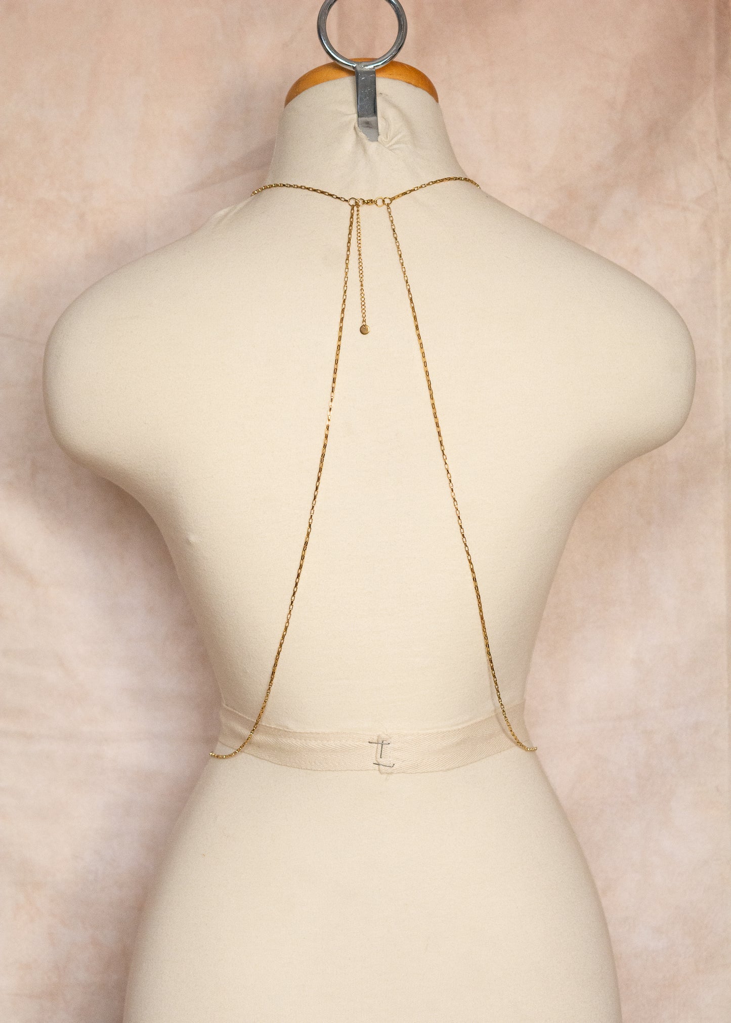 Chaîne de corps fine en acier inoxydable plaqué or avec perles blanches. Bijou délicat, minimaliste, festival, été, mariage.