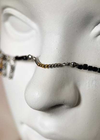 Couronne de quartz et agate noire, chaîne de visage noir et or, pyrite et labradorite. Bijou facial éclipse, goth, festival, fait main à Montréal.