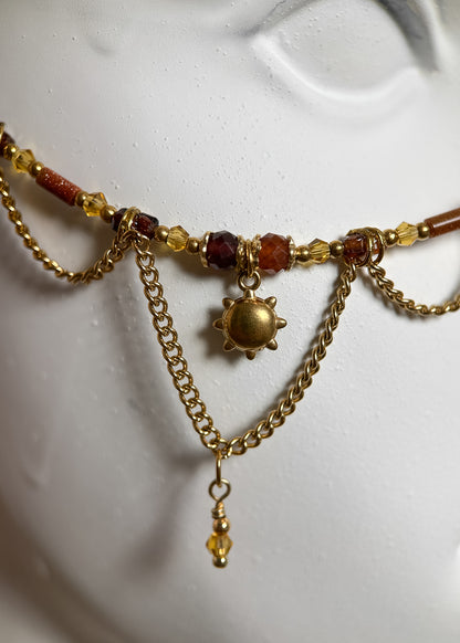 Couronne de quartz et chaîne de visage plaquée or, citrine et grenat. Bijou facial solaire, boho, festival, mariage alternatif, fait main à Montréal.