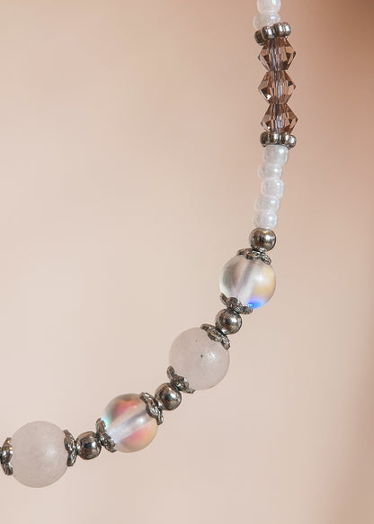 Bracelet de cheville acier inoxydable, quartz rose et holographique, fait main à Montréal. Bijou boho festival, plage.