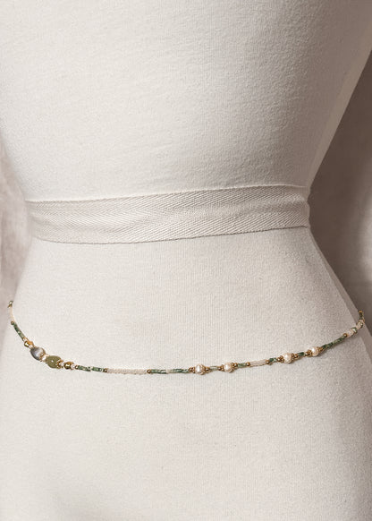 Chaîne de taille acier inoxydable plaqué or, agate mousse, aventurine, faite main à Montréal. Bijou boho chic, oriental moderne.