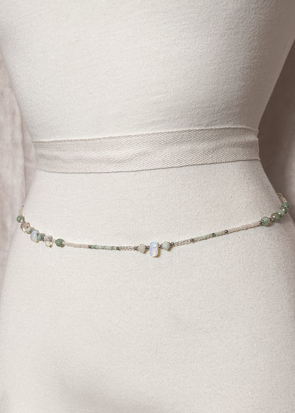 Chaîne de taille acier inoxydable, amazonite et pierre de lune, faite main à Montréal. Bijou boho ajustable pour look hippie chic, festival, plage.
