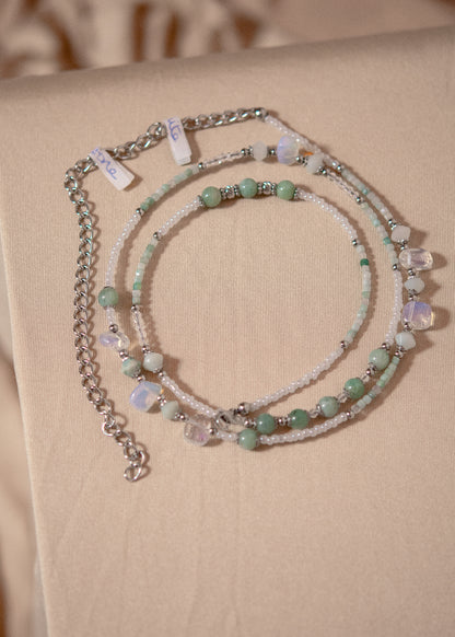 Chaîne de taille acier inoxydable, amazonite et pierre de lune, faite main à Montréal. Bijou boho ajustable pour look hippie chic, festival, plage.