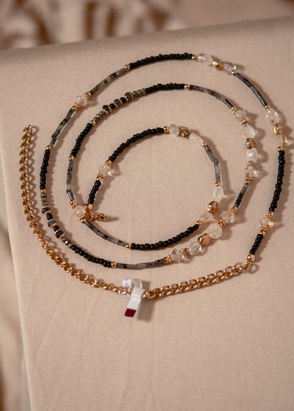Chaîne de taille acier inoxydable plaqué or, labradorite noire, citrine, pyrite, faite main à Montréal. Bijou boho chic pour look solaire mystique.