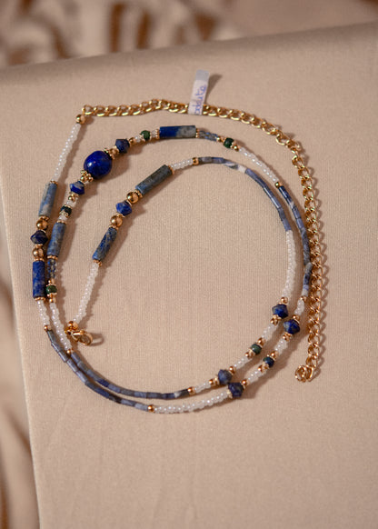 Chaîne de taille acier inoxydable plaqué or, lapis-lazuli, sodalite, faite main à Montréal. Bijou bohème moderne, parfait pour festival, plage ou look boho chic.