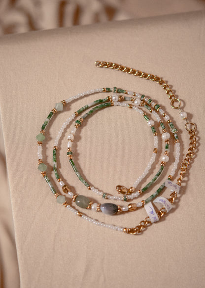 Chaîne de taille acier inoxydable plaqué or, agate mousse, aventurine, faite main à Montréal. Bijou boho chic, oriental moderne.