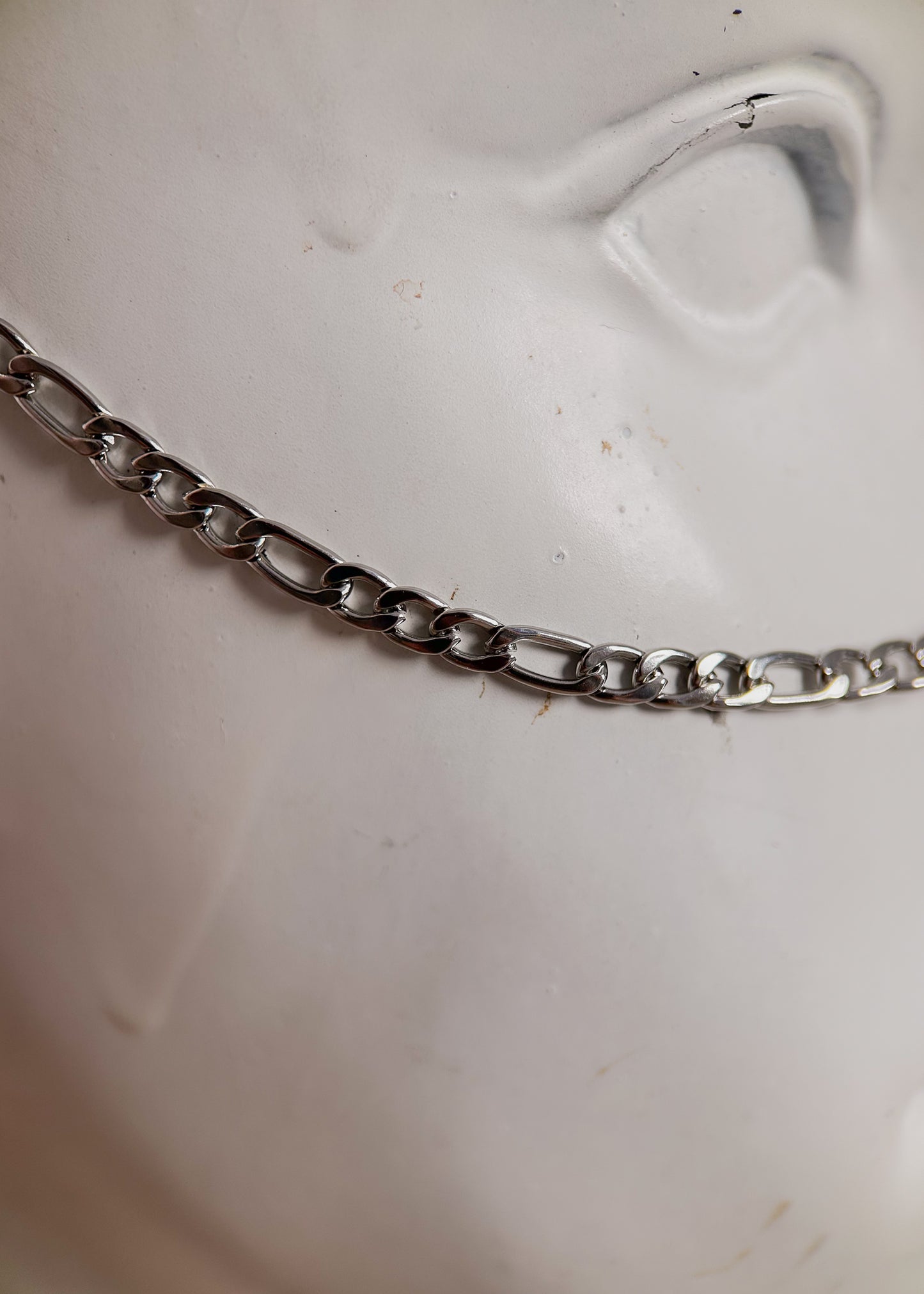 Bijou facial avec bridge en cristaux et quartz rose pâle. Accessoire lumineux, rituel ou romantique au style mystique. Bijou alternatif, festival, costume.