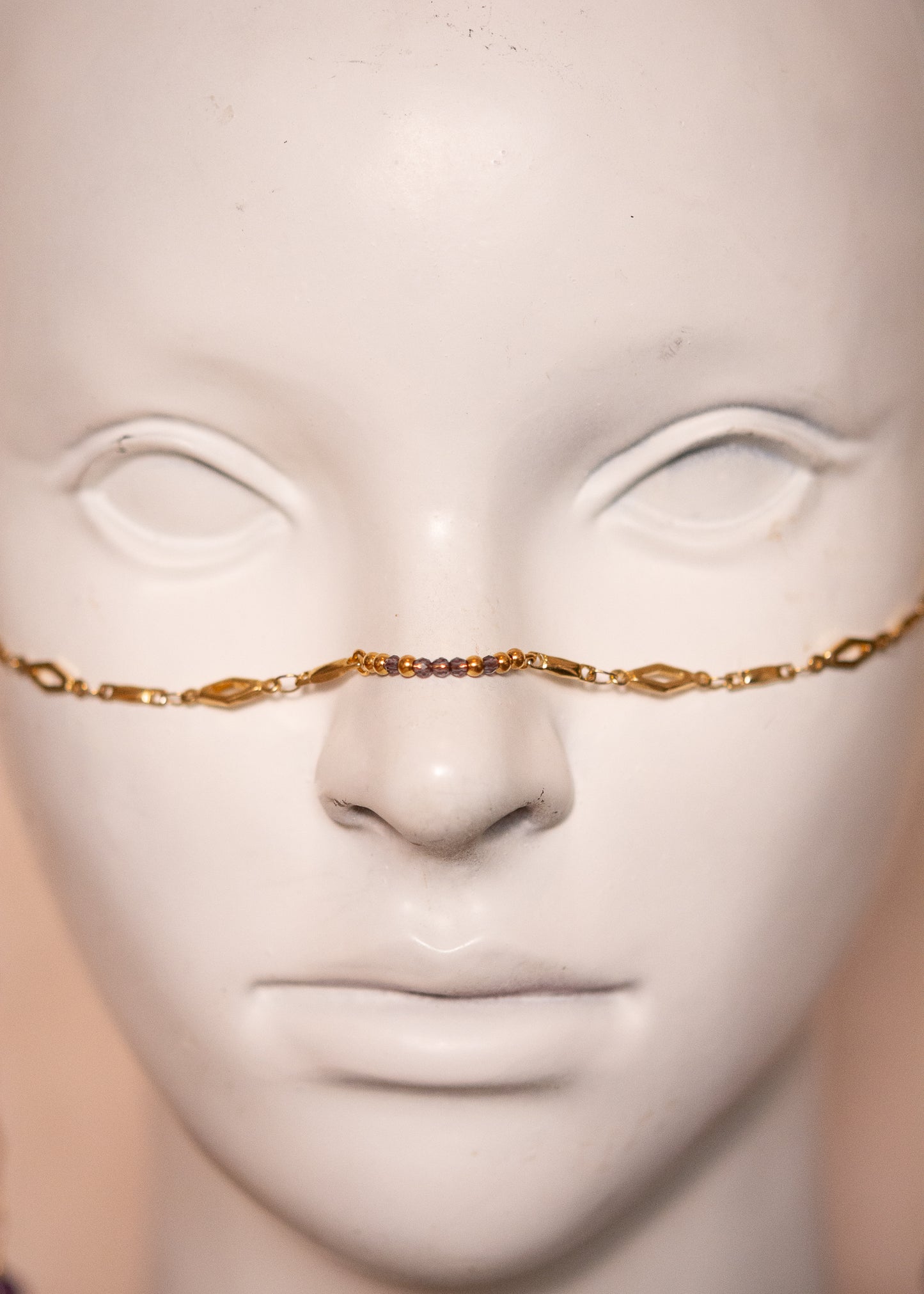 Chaîne géométrique avec cristaux violets et améthystes. Bijou facial idéal pour festival, cérémonie, performance, costume, photoshoot...