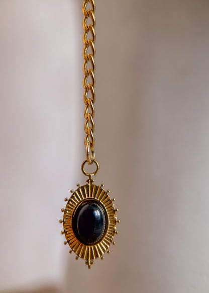 Bijou facial en acier inoxydable doré, larvikite et obsidienne avec lune orientale. Accessoire mystique égyptien pour festival, danse ou costume rituel boho.