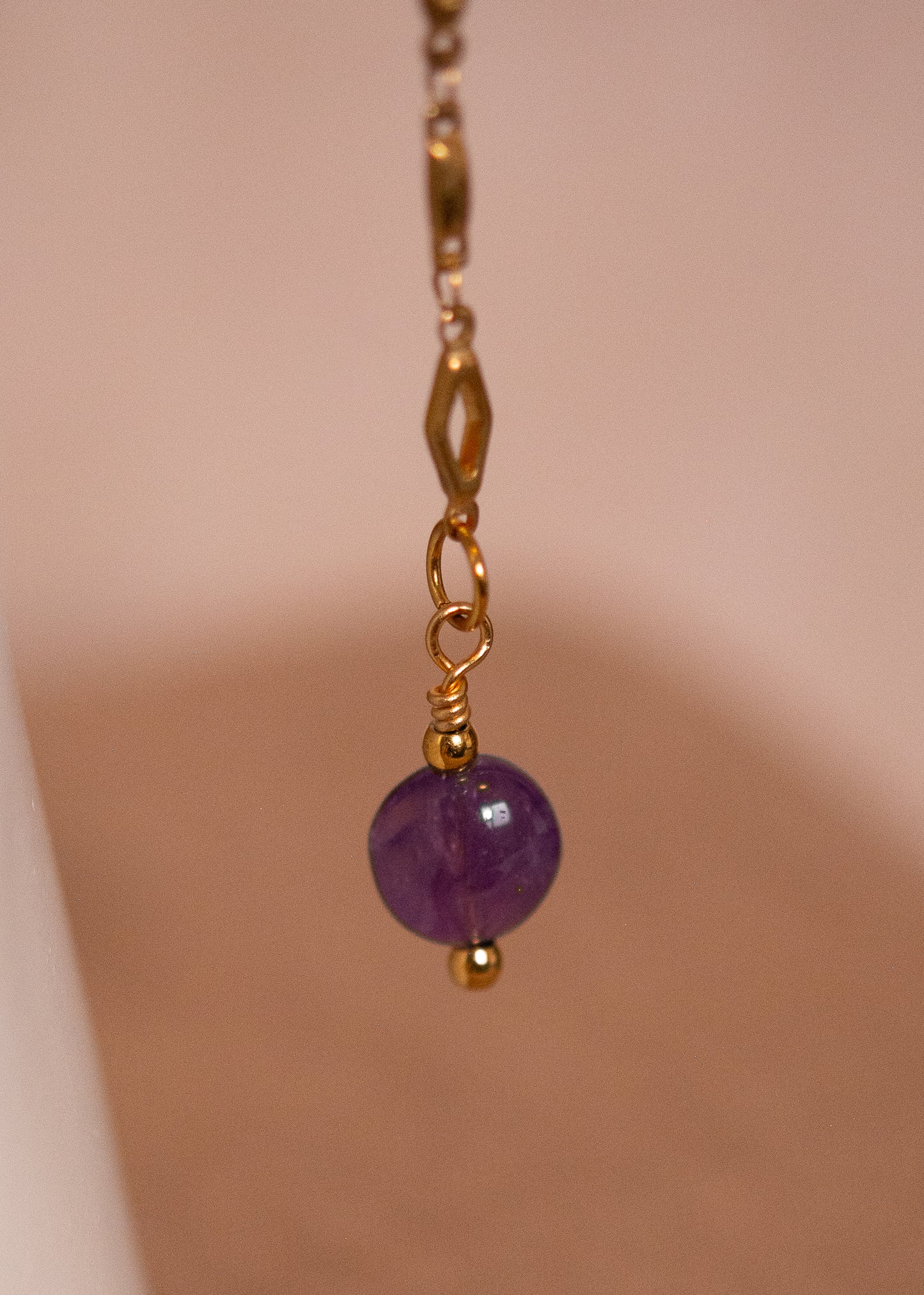 Chaîne géométrique avec cristaux violets et améthystes. Bijou facial idéal pour festival, cérémonie, performance, costume, photoshoot...