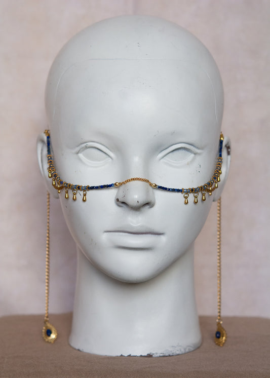 Bijou facial acier inox doré en lapis lazuli avec faucon et pendentifs orientaux. Accessoire pharaonique pour costume, festival ou danse tribale égyptienne.